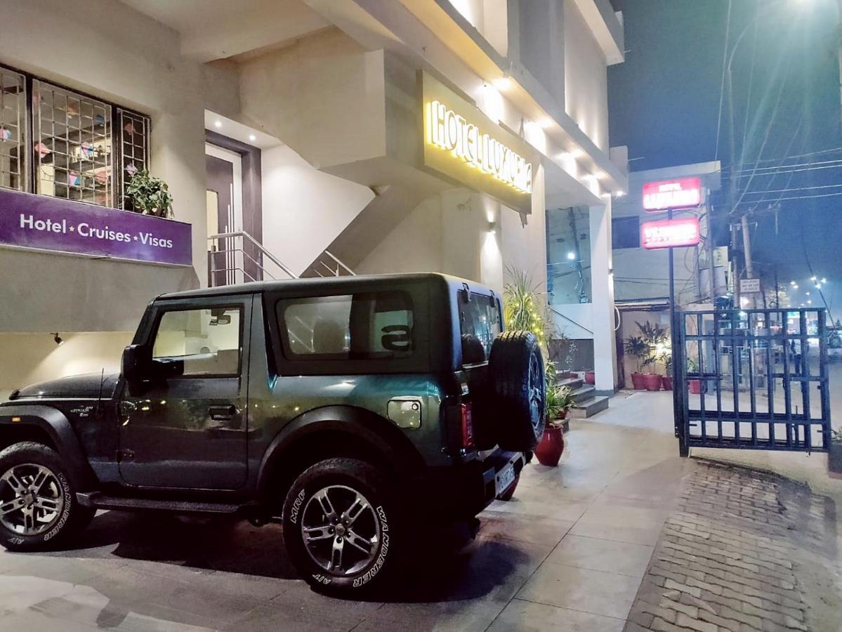 Hotel Luxuria Ludhiana Exterior foto